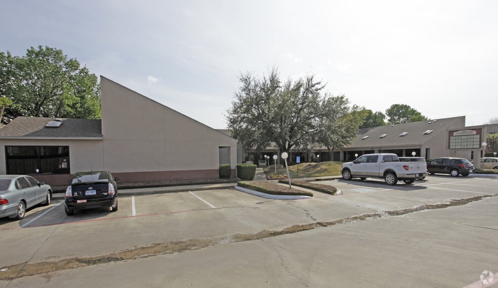 1164-1166 Country Club Ln, Fort Worth, TX for lease - Building Photo - Image 3 of 10