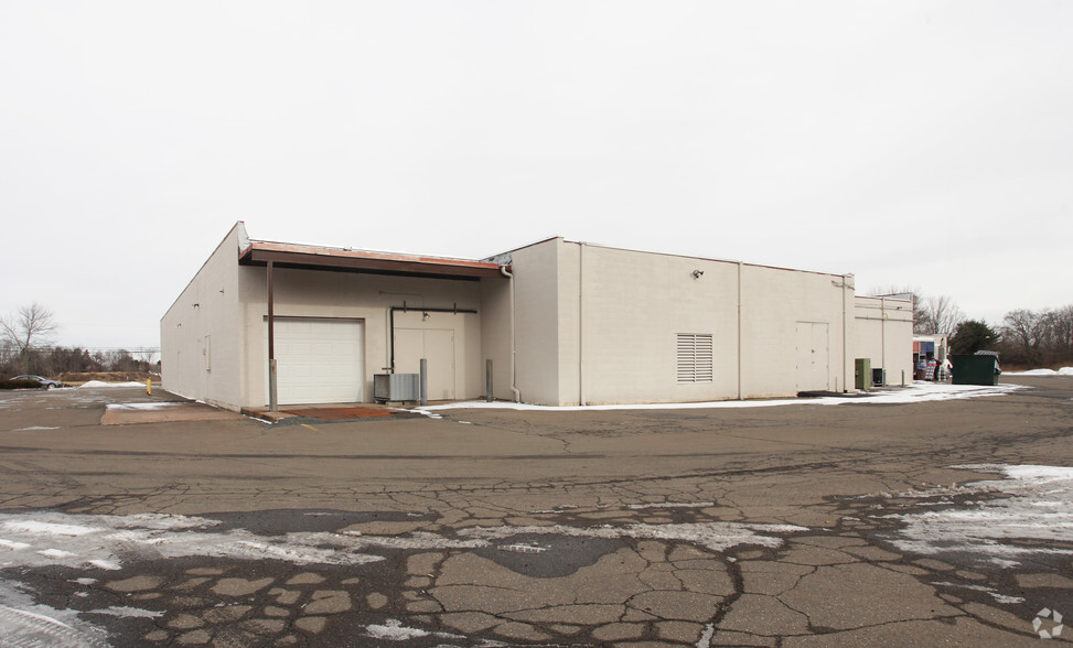 50-58 Rainbow Rd, East Granby, CT for lease - Building Photo - Image 2 of 8