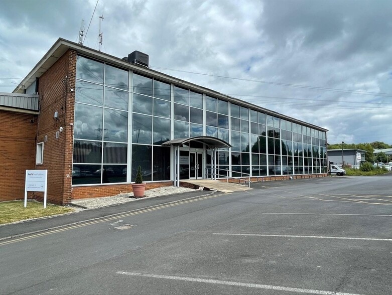 Blackburn Rd, Burnley for sale - Primary Photo - Image 1 of 1