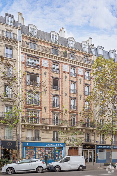 39 Rue Faidherbe, Paris for lease - Interior Photo - Image 1 of 3