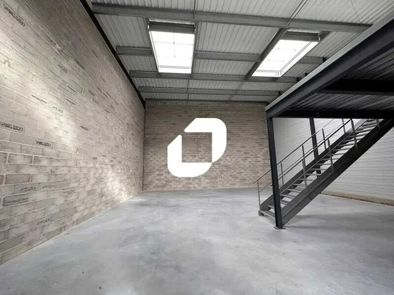 Flex in Beychac-et-Caillau for lease Building Photo- Image 1 of 8