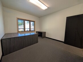 5891 Cedar Lake Rd, Saint Louis Park, MN for lease Interior Photo- Image 1 of 10