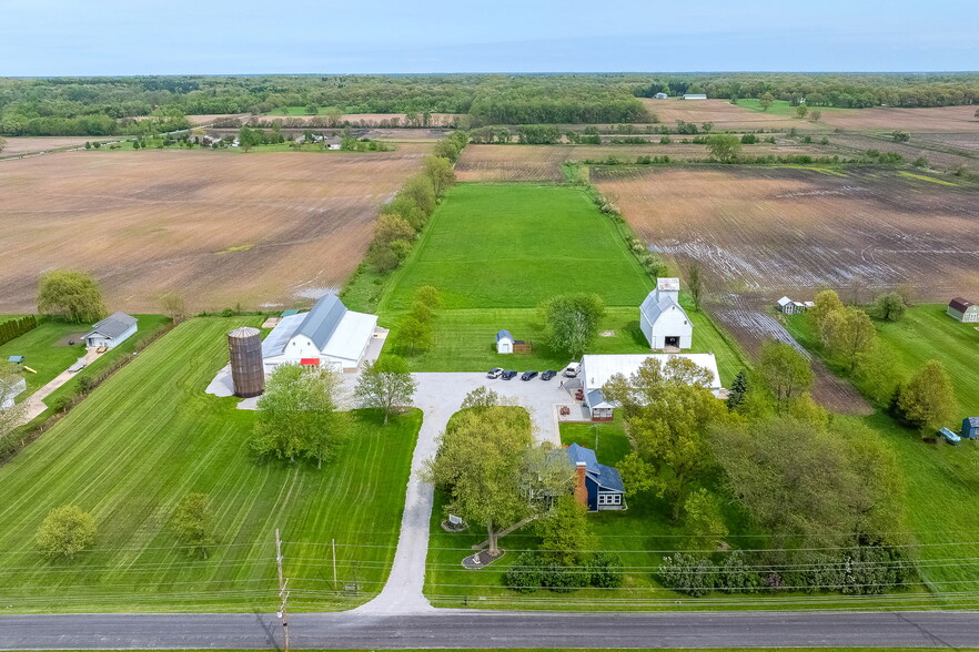 27 S 100 W, Valparaiso, IN for sale - Building Photo - Image 1 of 70