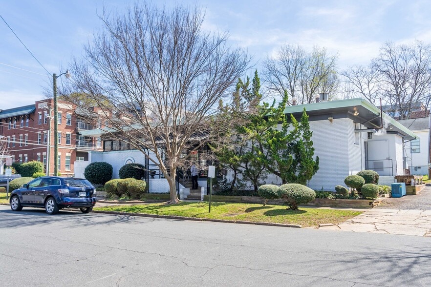 1900 E 7th St, Charlotte, NC for lease - Building Photo - Image 3 of 4