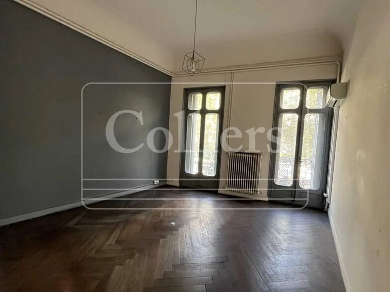 Office in Marseille for lease - Interior Photo - Image 3 of 5