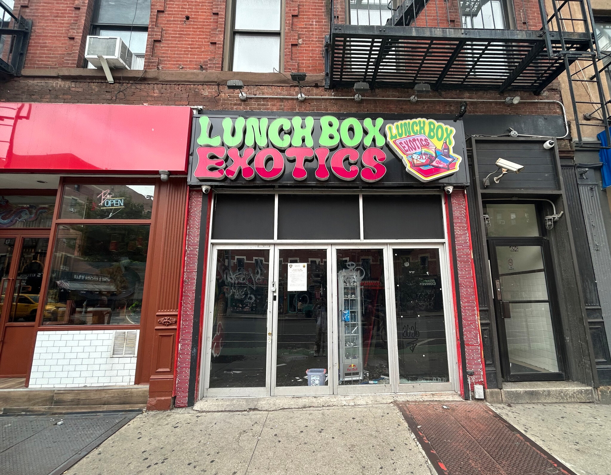 696 Ninth Ave, New York, NY for lease Building Photo- Image 1 of 2