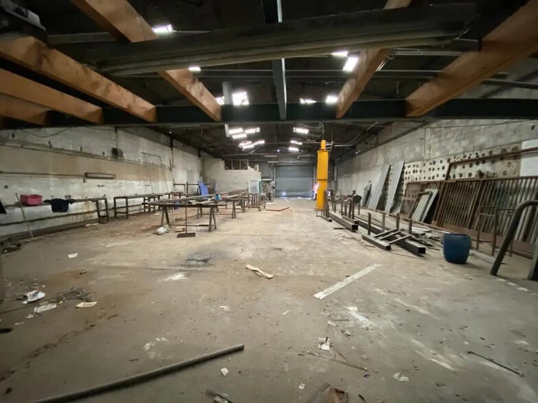 Industrial in Marseille for sale - Interior Photo - Image 3 of 4