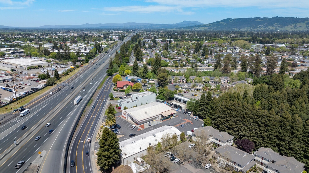 Cotati Oaks Plaza portfolio of 2 properties for sale on LoopNet.com - Building Photo - Image 3 of 8