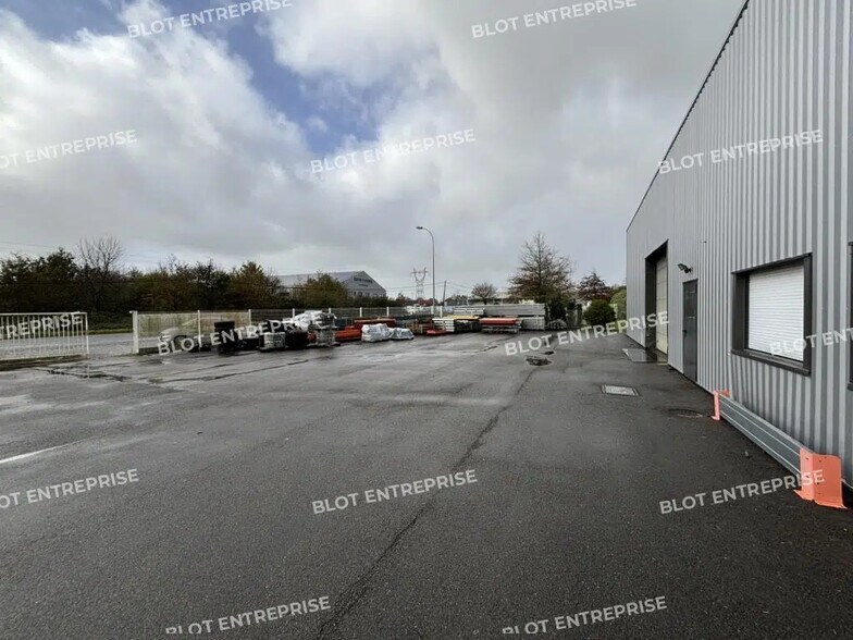 Flex in Pontchâteau for lease - Building Photo - Image 2 of 9