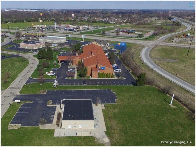 2134 Holiday Ln, Franklin, IN for sale - Building Photo - Image 1 of 1