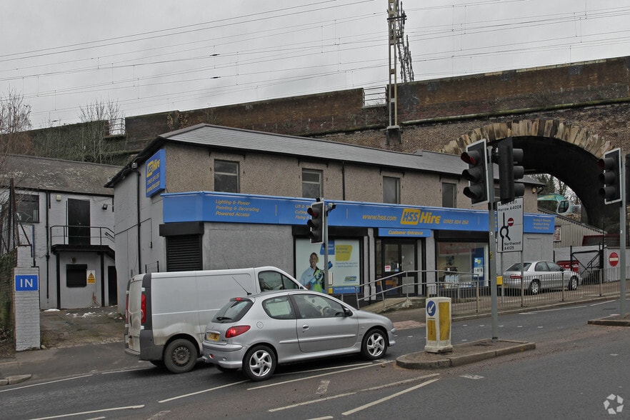 317-319 Lower High St, Watford for sale - Primary Photo - Image 1 of 1