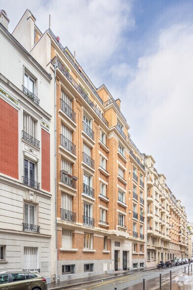 Rue De La Colonie, Paris for lease - Primary Photo - Image 1 of 2