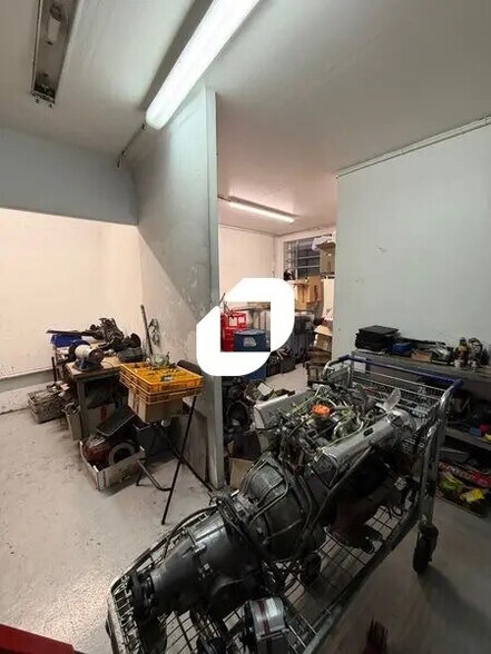 Office in Morainvilliers for lease - Interior Photo - Image 3 of 6