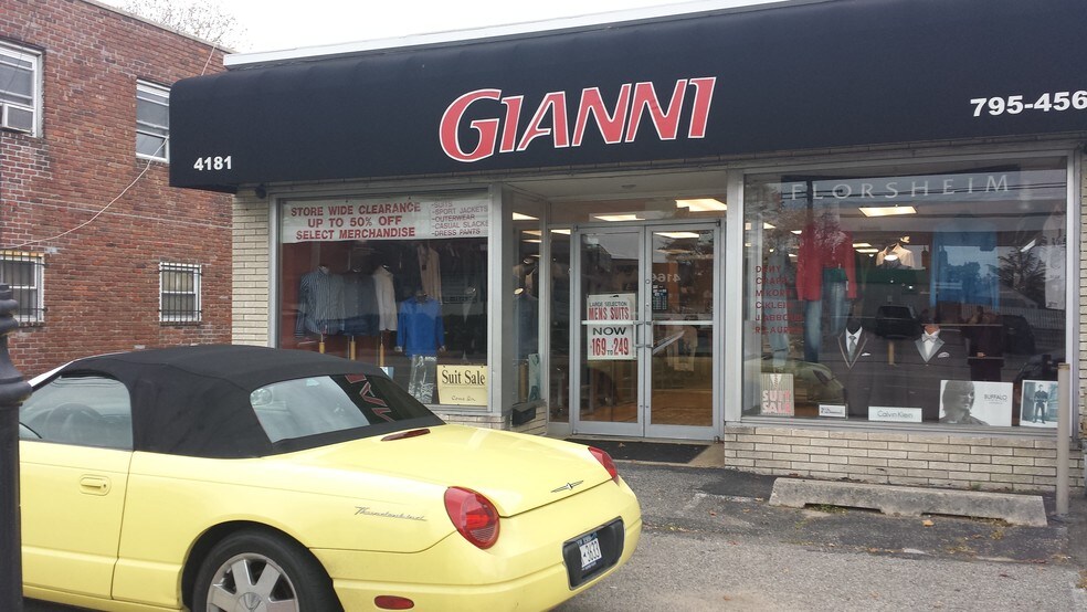 4181 Merrick Rd, Massapequa, NY for sale - Primary Photo - Image 1 of 1