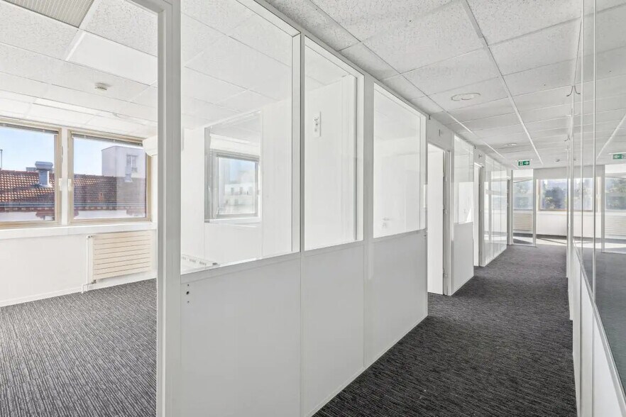 40 Rue Gabriel Crie, Malakoff for sale - Building Photo - Image 1 of 28