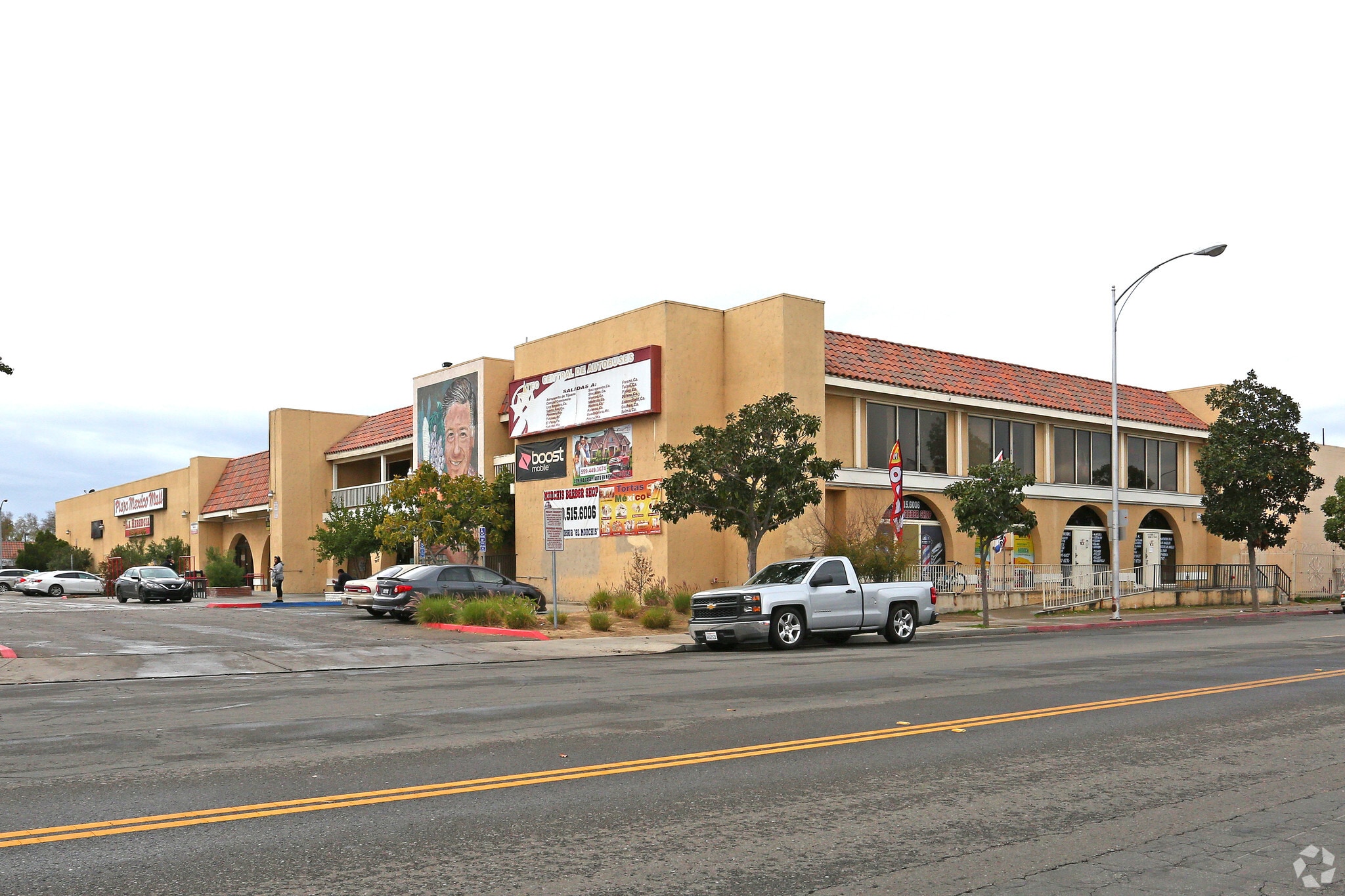 1435 Fresno St, Fresno, CA for lease Building Photo- Image 1 of 25