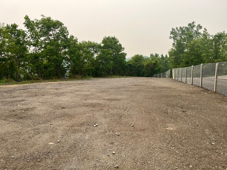 2071 Albany Post Rd, Montrose, NY for sale - Building Photo - Image 3 of 4