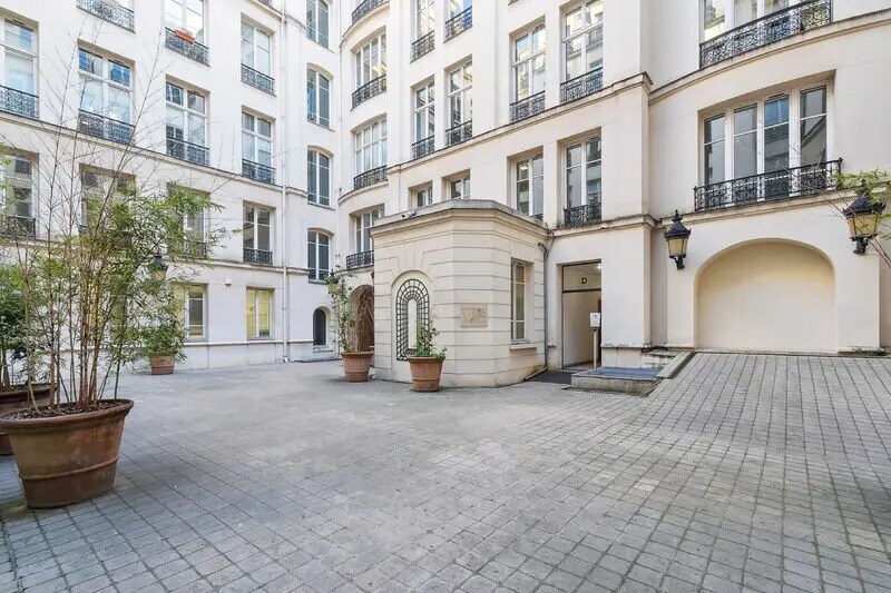 5 Rue Saint-Georges, Paris for lease - Building Photo - Image 3 of 20