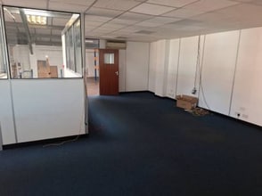 Rutherford Way, Crawley for lease Interior Photo- Image 1 of 5
