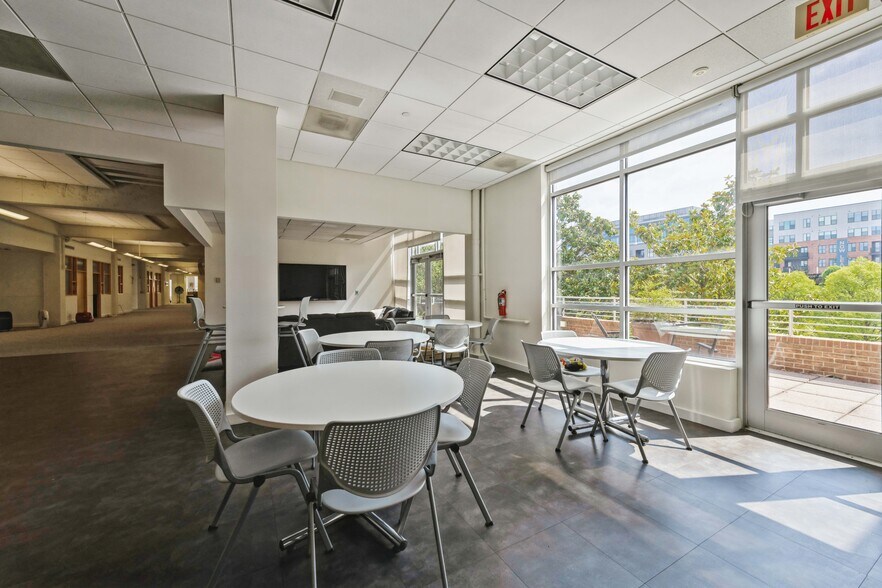 410 Glenwood Ave, Raleigh, NC for lease - Building Photo - Image 3 of 7