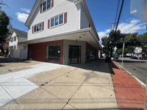 173 State St, Bristol, RI for lease Building Photo- Image 2 of 9