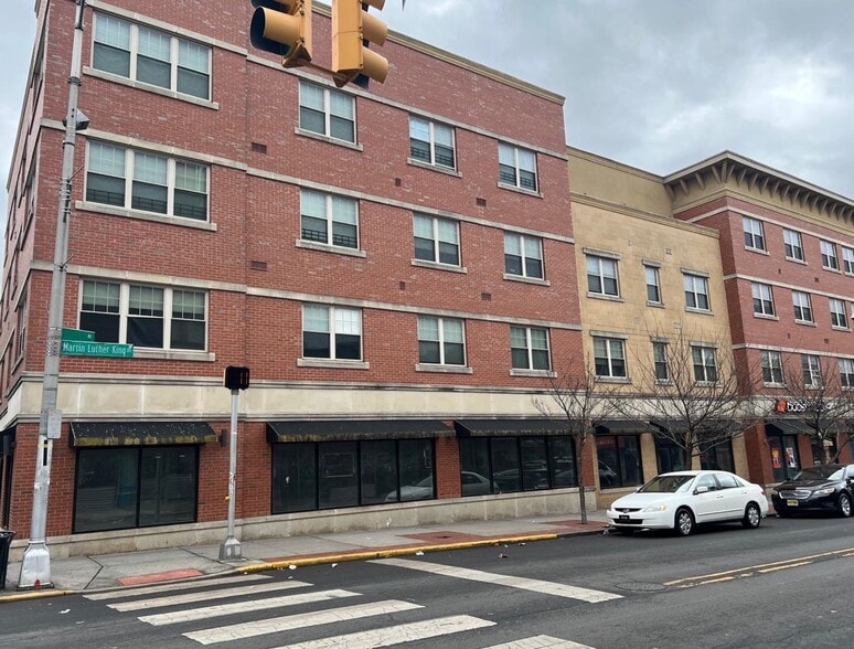 196 Martin Luther King Jr Dr, Jersey City, NJ for sale - Building Photo - Image 2 of 6