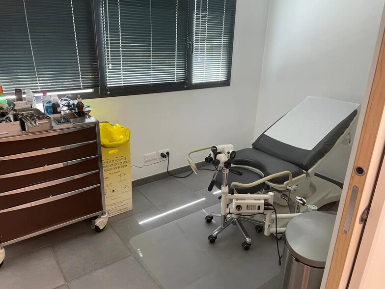 Office in Béziers for lease - Interior Photo - Image 3 of 10