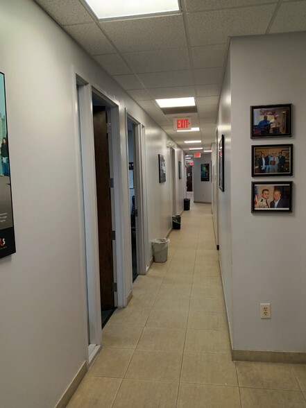 6499 NW Powerline Rd, Fort Lauderdale, FL for lease - Interior Photo - Image 2 of 22