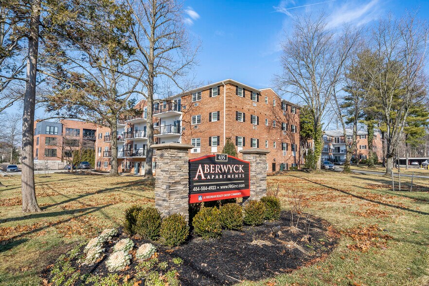435 E Lancaster Ave, Wayne, PA 19087 Aberwyck Apartments