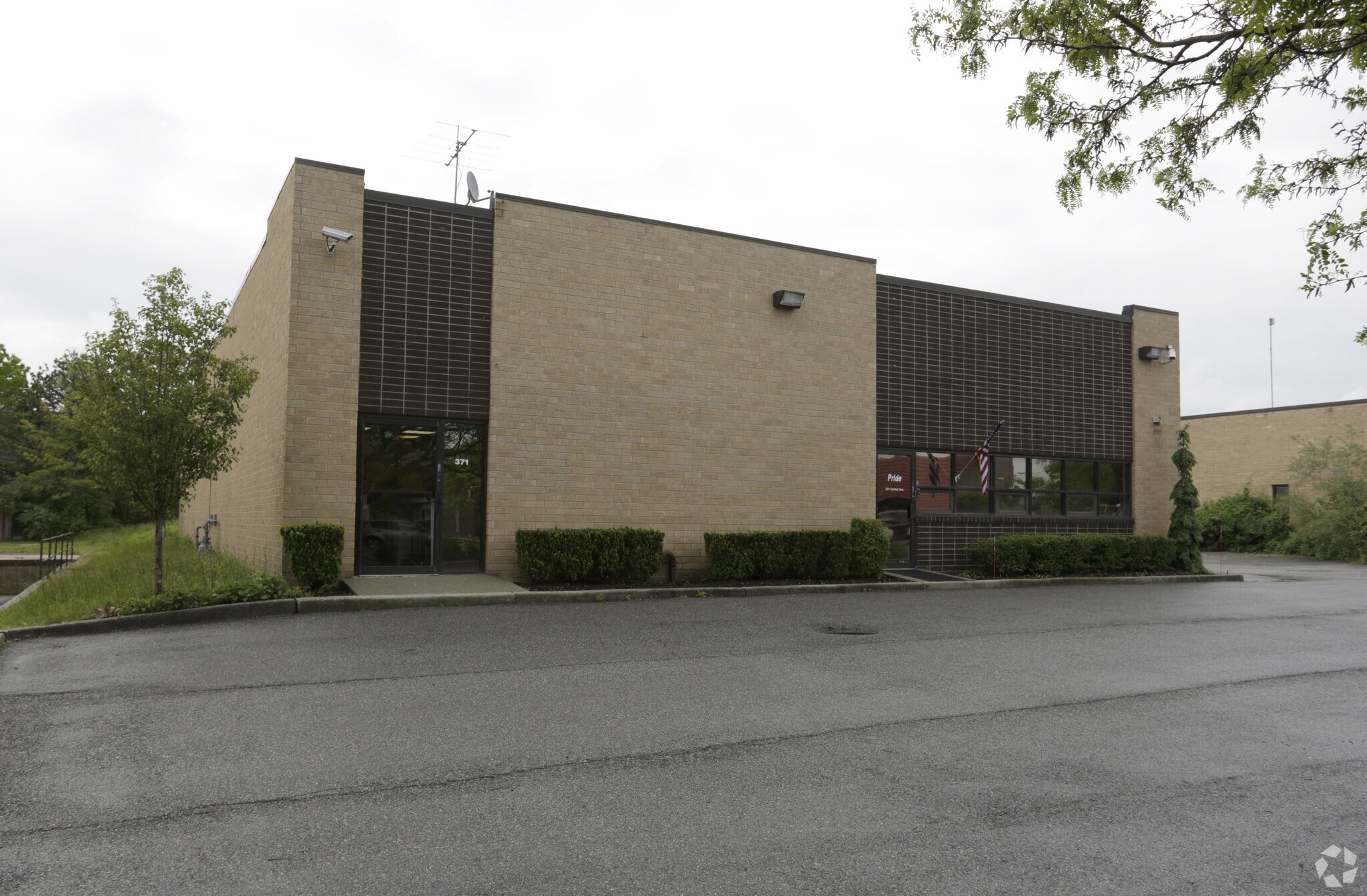 371 Central Ave, Bohemia, NY 11716 Central Office Supply