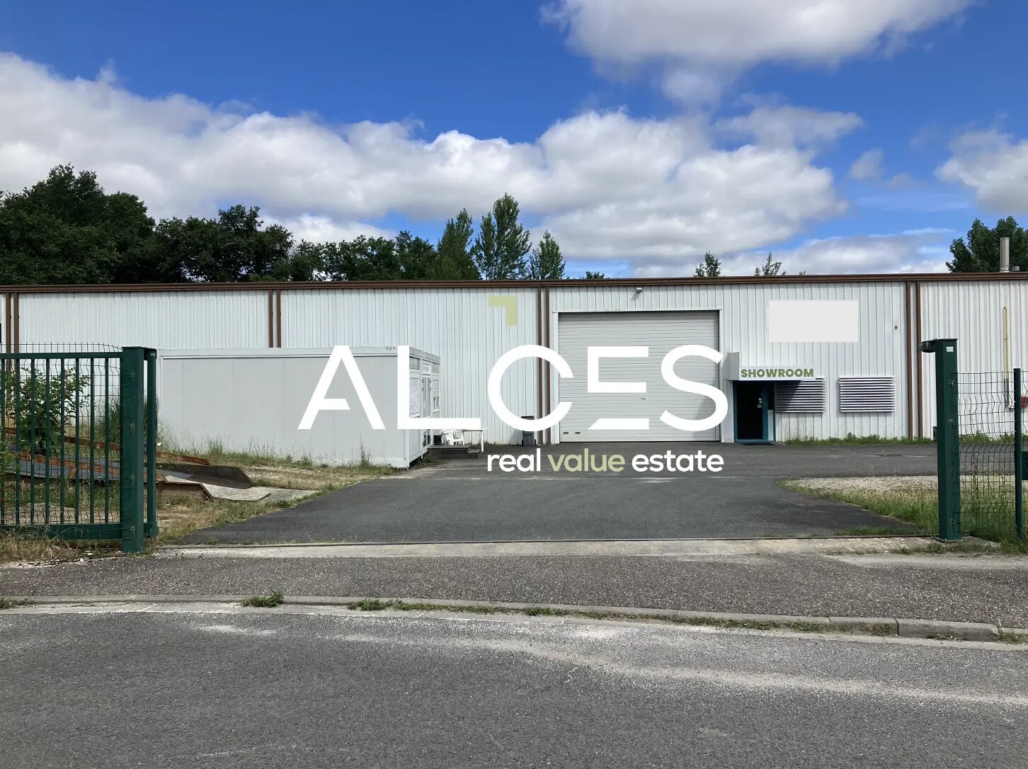 Flex in Eysines for lease Building Photo- Image 1 of 4