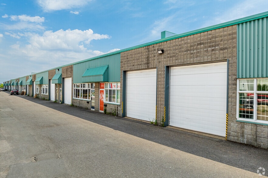 12704-12768 Boul Industriel, Montréal, QC for lease - Building Photo - Image 2 of 21