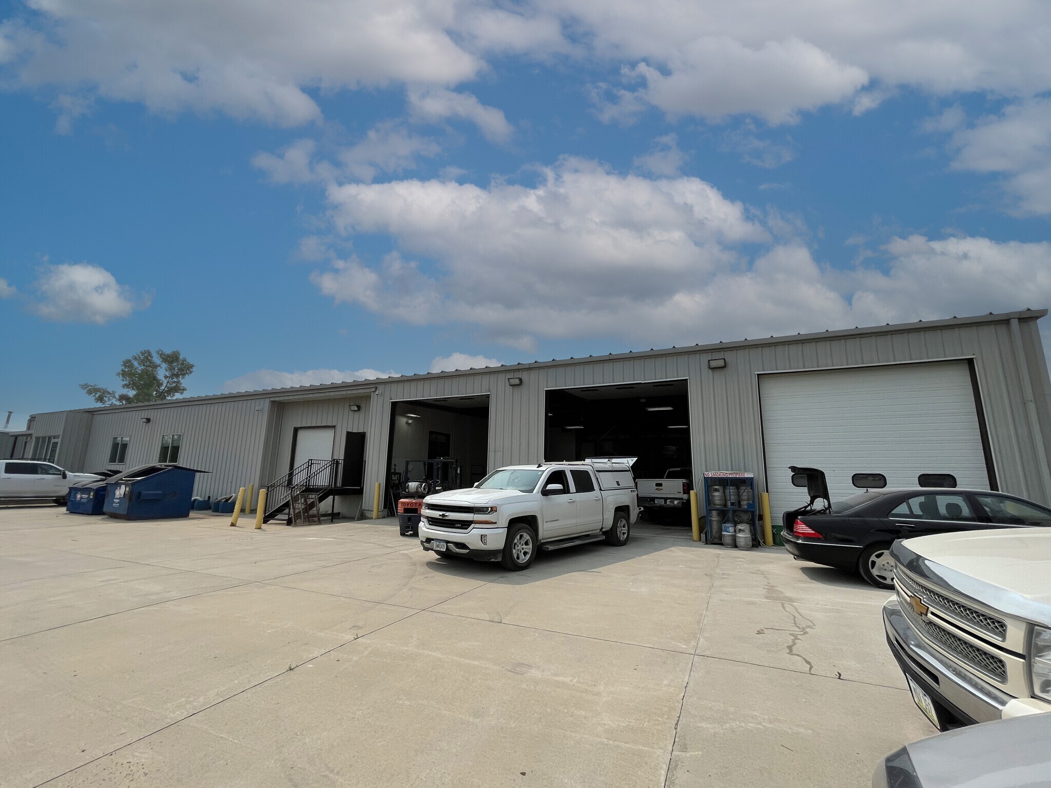 715 66th Ave SW, Cedar Rapids, IA for sale Building Photo- Image 1 of 1