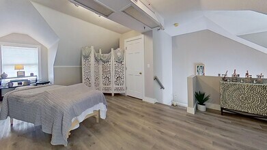 226 York St, York, ME for lease Interior Photo- Image 2 of 6