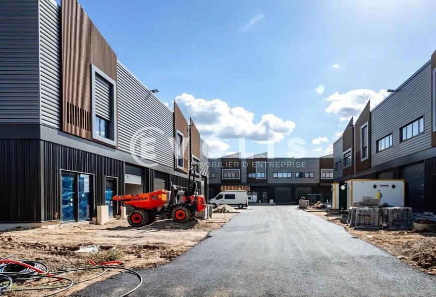 Rue Du Poteau, Courtry for lease - Building Photo - Image 2 of 7