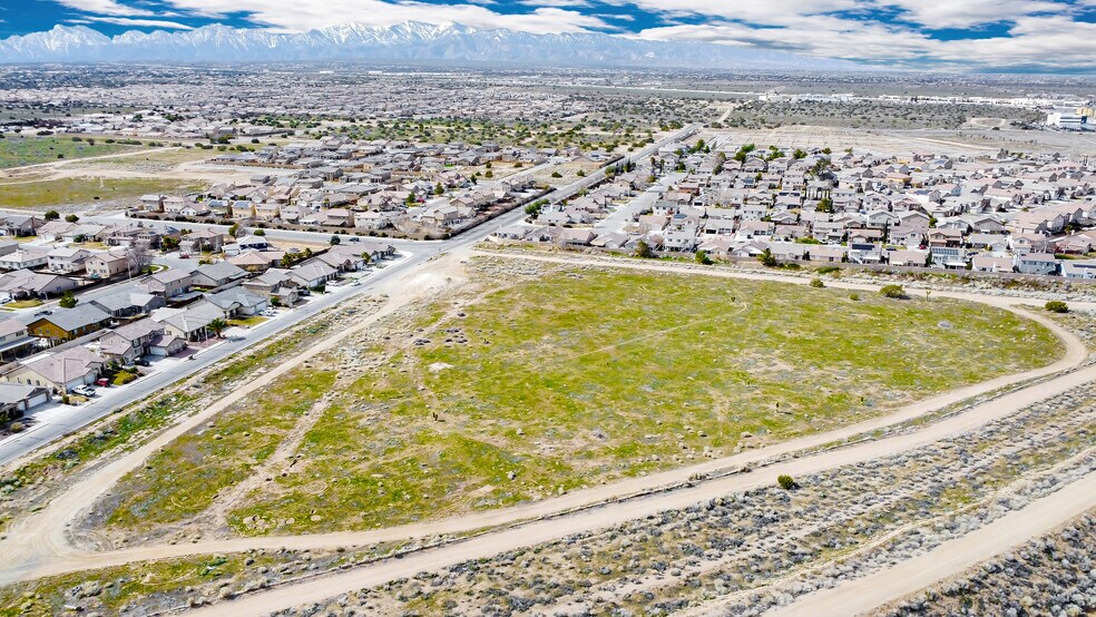 Sultana, Hesperia, CA for sale - Primary Photo - Image 1 of 5