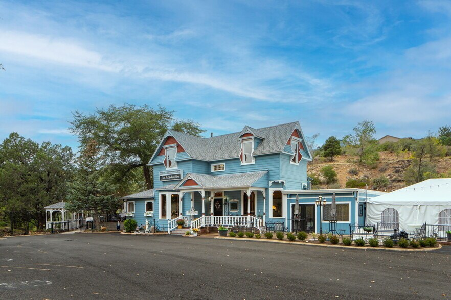 2516 Willow Creek Rd, Prescott, AZ for sale - Building Photo - Image 2 of 40