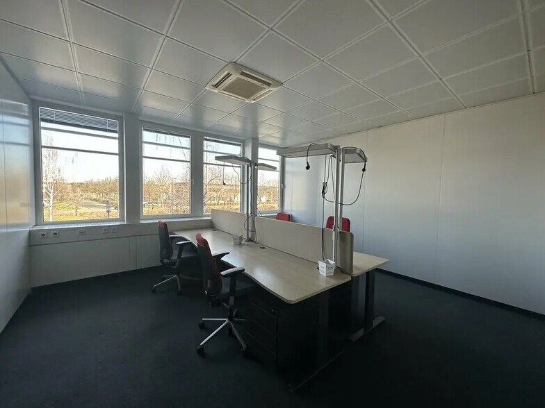 Office in Schiltigheim for lease - Interior Photo - Image 3 of 6