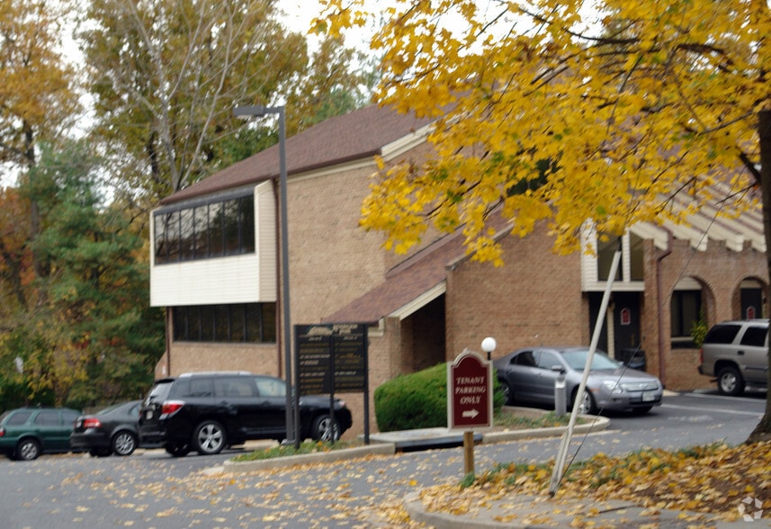 3821-3859 Farragut Ave, Kensington, MD for lease - Building Photo - Image 2 of 17