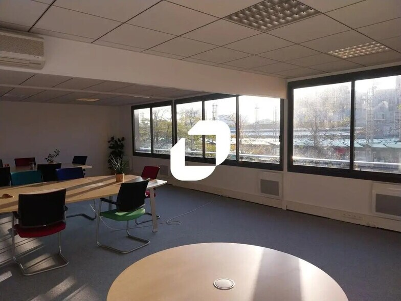 Office in Orvault for lease - Building Photo - Image 3 of 16