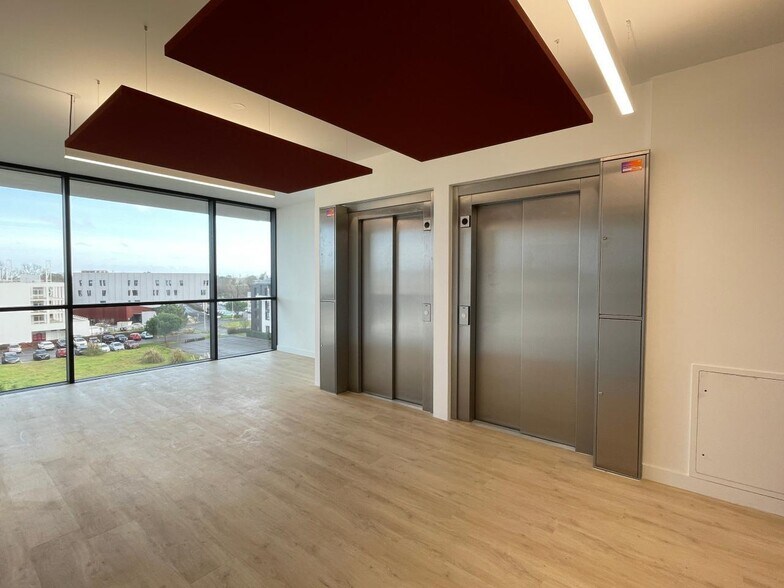 Office in Mérignac for lease - Building Photo - Image 2 of 13