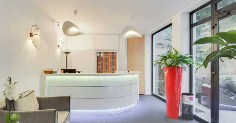 Coworking Space in Paris for lease - Lobby - Image 1 of 1