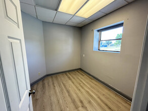 15 S Parke St, Aberdeen, MD for lease Interior Photo- Image 2 of 5