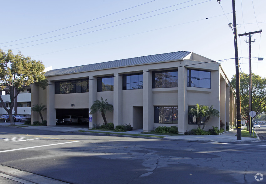 195 S C St, Tustin, CA for sale - Primary Photo - Image 1 of 1