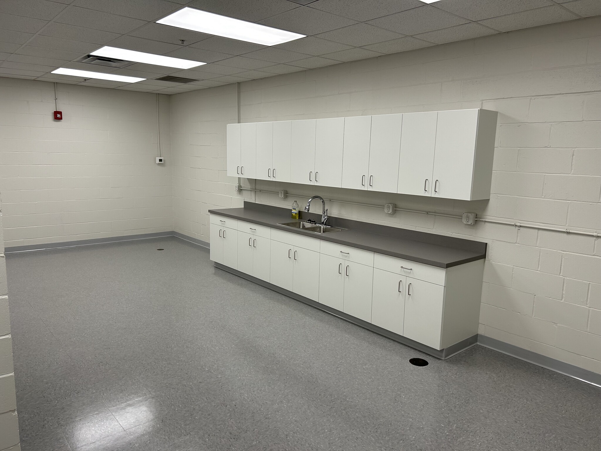 4000-4024 Precision Dr, Cincinnati, OH for sale Interior Photo- Image 1 of 9