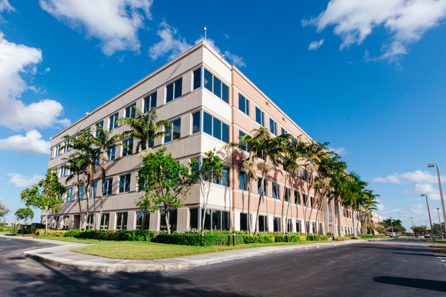 10451 NW 117th Ave, Miami, FL for lease - Building Photo - Image 1 of 28