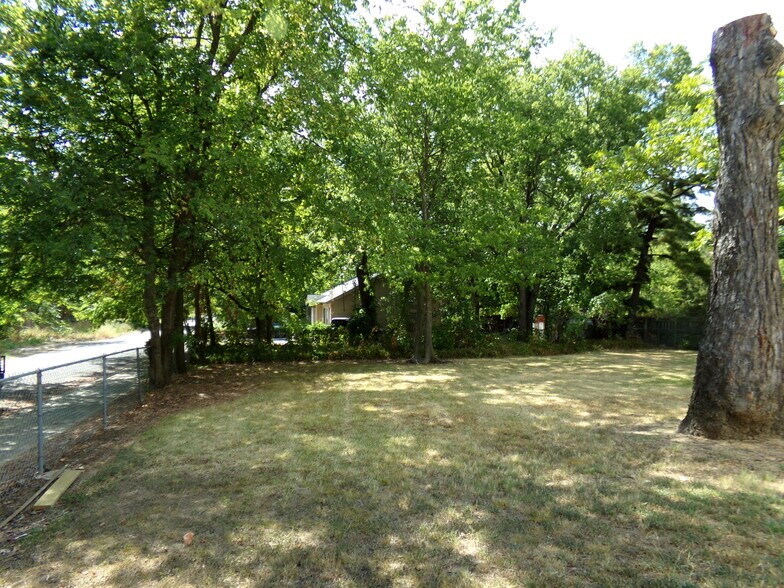 424 6th St SE, Paris, TX 75460