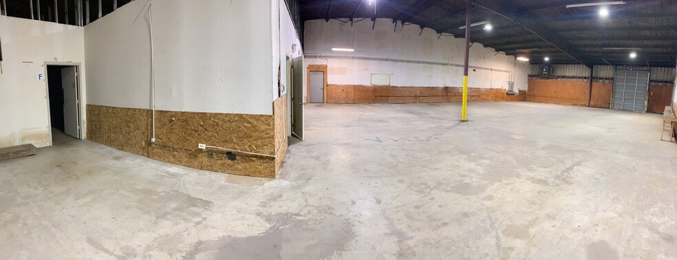 8910 Lawndale St, Houston, TX for lease - Building Photo - Image 3 of 4