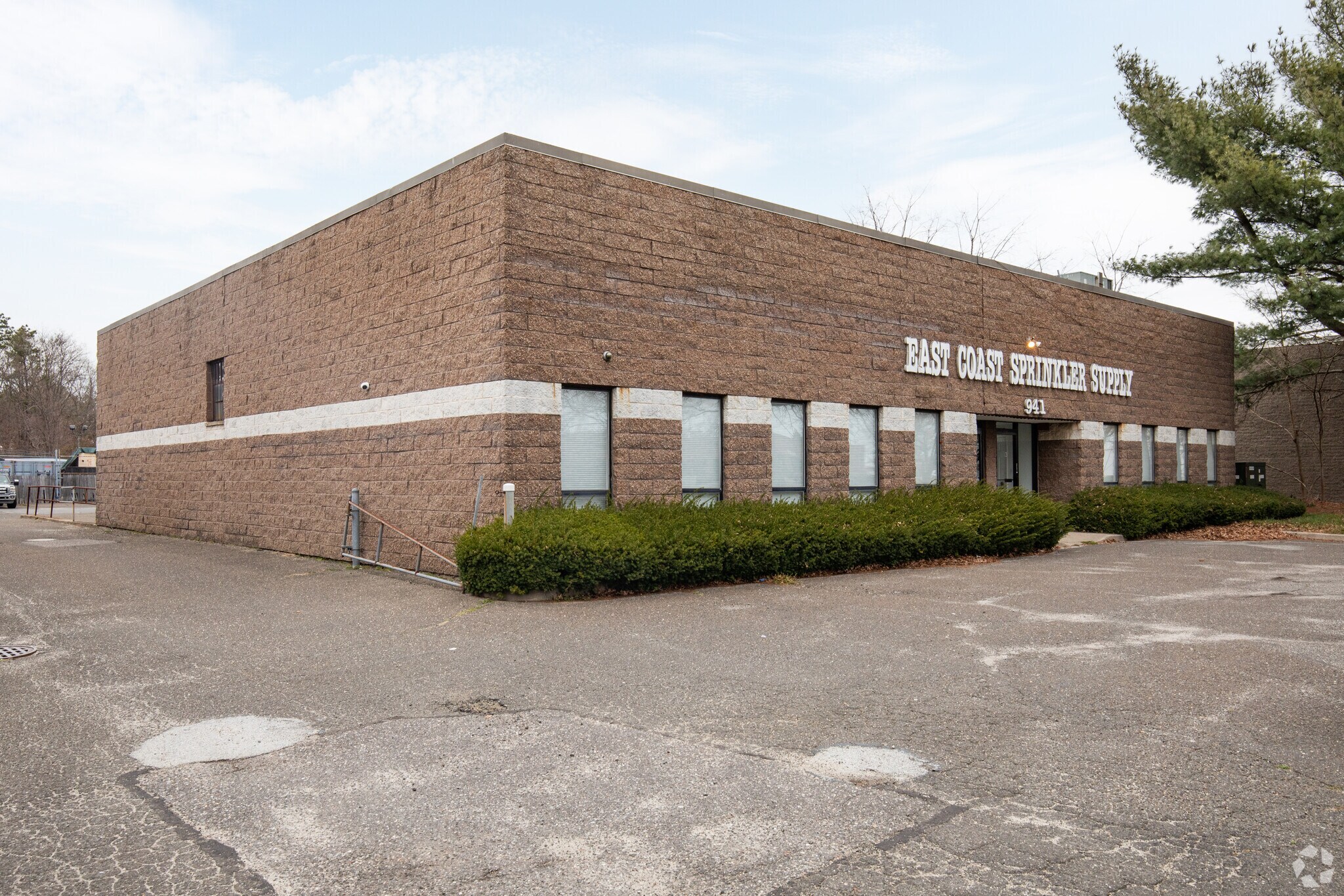 941 S 2nd St, Ronkonkoma, NY for sale Primary Photo- Image 1 of 1