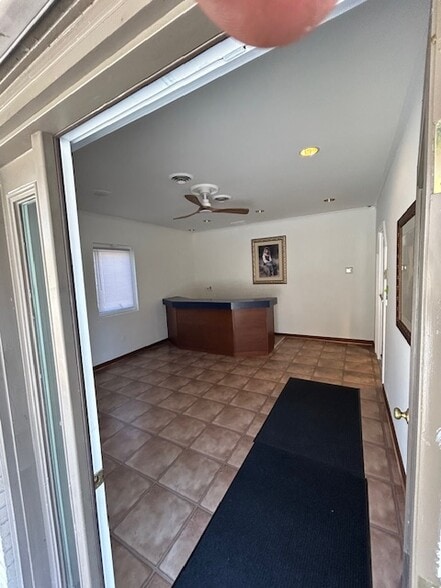 3481 Pike Ridge Rd, Edgewater, MD for lease - Interior Photo - Image 2 of 7